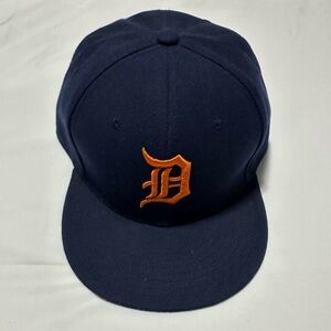 Detroit Tigers Fitted Baseball Cap (Size: 7 5/8)